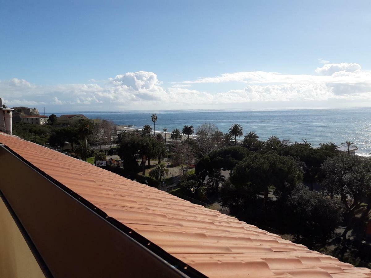 Skyline, Casa Vacanze Savona Exterior foto